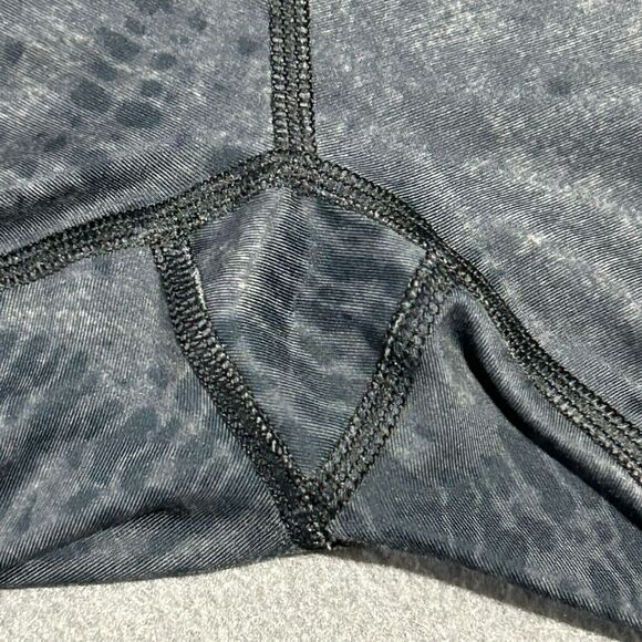 Under Armour Leggings Womens Medium Capri HeatGear Black Grey Yoga‎ Pilates - Picture 9 of 14